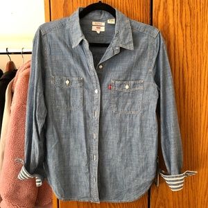 Levi's denim chambray button down shirt